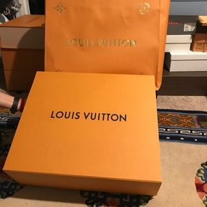 Magnet box with bag...